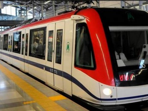 &iquest;Qu&eacute; cosas no se pueden hacer en el Metro y Telef&eacute;rico?