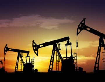 El petr&oacute;leo de EE.UU. supera los 90 d&oacute;lares por barril por primera vez desde 2014