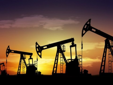 El petr&oacute;leo de EE.UU. supera los 90 d&oacute;lares por barril por primera vez desde 2014