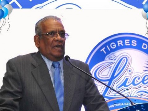 Roosevelt Comarazamy anuncia receso como narrador del Licey