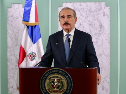 Presidente Medina extiende el toque de queda por 25 d&iacute;as 