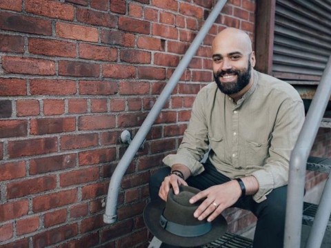 Chris Hierro, el tecladista de Alejandro Sanz que apuesta a &lsquo;desatar la locura&rsquo;