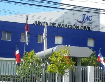 Junta de Aviaci&oacute;n Civil esta presidida por la esposa del director del IDAC 