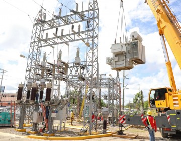EDEEste instala nuevo transformador de mayor capacidad en Hato Mayor