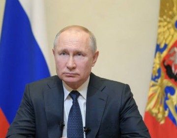 Instalan t&uacute;neles especiales de desinfecci&oacute;n para Putin