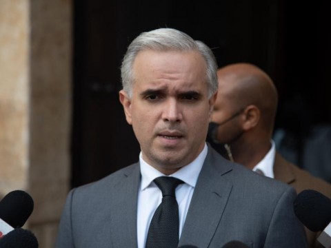 Ministro: aumento salarial debe aplicarse a partir de este s&aacute;bado y &ldquo;no es opcional, es obligatorio&rdquo;