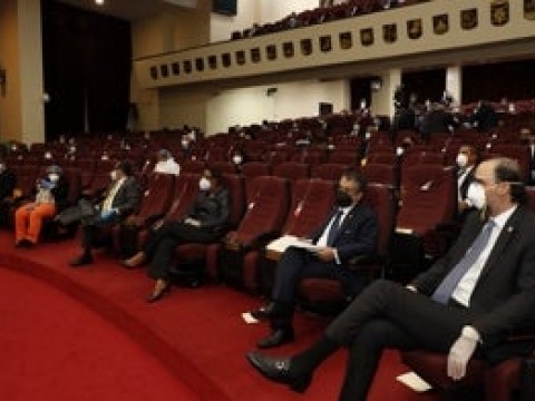 Gobierno y Oposici&oacute;n se enfrentar&aacute;n en el congreso por la pol&eacute;mica propuesta de retirar el 30% de los fondos de pensiones de los trabajadores  