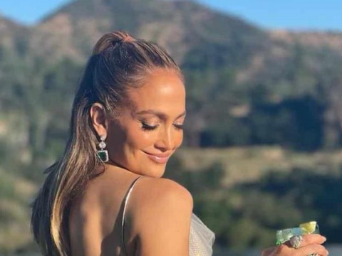 Jennifer L&oacute;pez festeja su cumplea&ntilde;os con sensuales fotos en Instagram