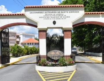 Catedrático solicita a Abinader asignar a profesores de UASD las 9 mil computadores que la JCE ofreció al Gobierno