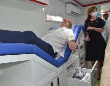 Presidente Abinader: primer donante en la Jornada de Donaci&oacute;n de Sangre