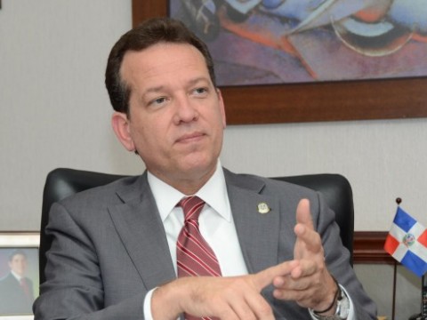 Nuevo ministro de Industria y Comercio propone un software para calcular los precios de los combustibles