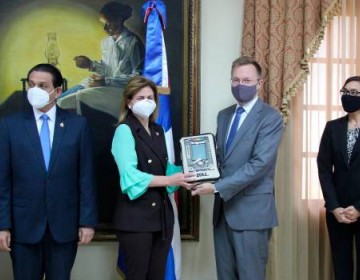  EEUU dona 17 ventiladores a RD en apoyo a la lucha contra el COVID-19