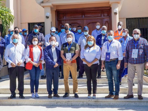 M&aacute;s de 17 mil personas fueron vacunadas en Azua con apoyo del Gabinete Agropecuario del Gobierno 