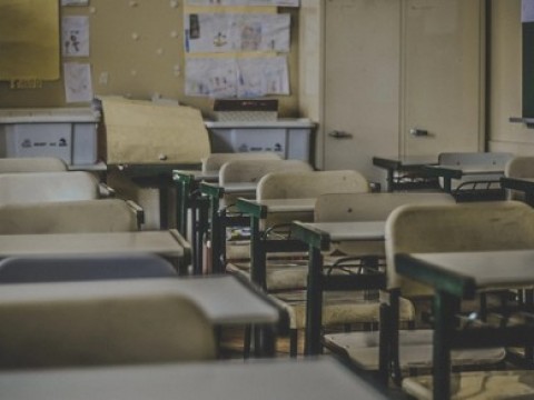 Gobierno espa&ntilde;ol cierra todos los centros educativos por Coronavirus 