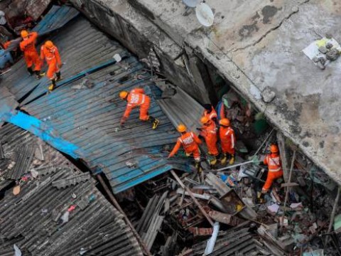 Derrumbe de un edificio en la India deja 39 muertos 