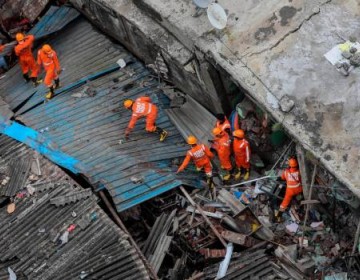Derrumbe de un edificio en la India deja 39 muertos 