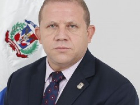 Contin&uacute;a &eacute;xodo en el PLD: se marcha exdiputado Rafael Castillo; molesto con el CP