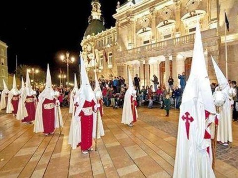 Vaticano pospone procesiones de Semana Santa para septiembre por COVID-19