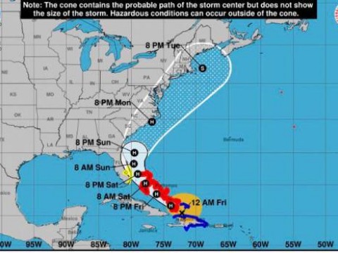Isa&iacute;as deja da&ntilde;os en RD y Puerto Rico, EE.UU se prepara para recibirlo 