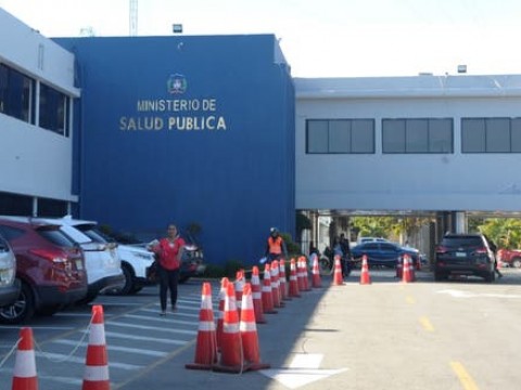 Salud P&uacute;blica reporta 5,968 casos nuevos positivos y ligera baja en hospitalizaciones en las &uacute;ltimas 24 horas