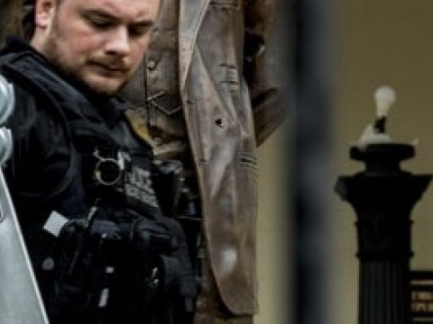 Hombre armado ataca la embajada de Cuba en EEUU