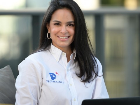 Prosperanza y Crehana contin&uacute;an alianza de capacitaci&oacute;n internacional que beneficiar&aacute; a dominicanas