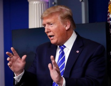 Trump insiste en que salvo m&aacute;s de un mill&oacute;n de estadounidenses al cerrar frontera con China 