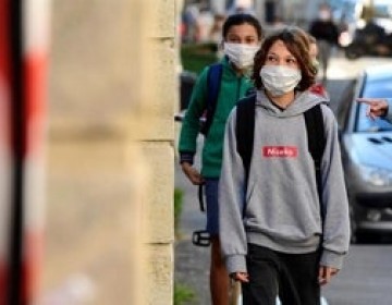 Francia cierra 70 escuelas en una semana por casos de coronavirus
