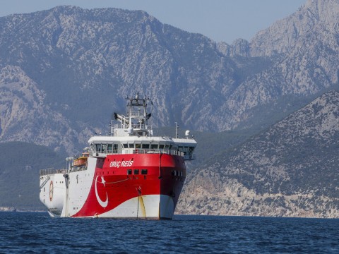 Erdogan amenaza con el pago de "un alto precio" en caso de ataque al buque explorador en las aguas disputadas con Grecia