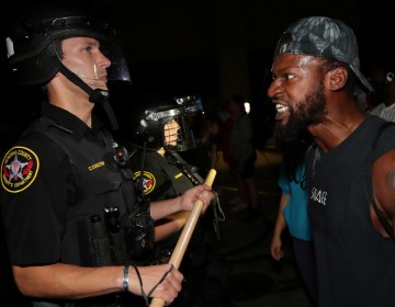 Wisconsin desplegar&aacute; la Guardia Nacional debido a disturbios luego de que un polic&iacute;a disparara 7 veces contra un afroamericano en Kenosha