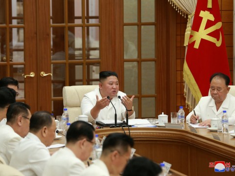 Kim Jong-un reaparece en p&uacute;blico despu&eacute;s de la ola de rumores que afirmaban que estaba en coma