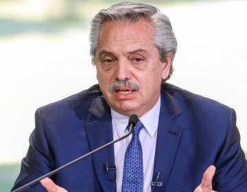 Alberto Fern&aacute;ndez justifica las nuevas restricciones a la compra de divisas: "Los d&oacute;lares hacen falta para producir, no para guardar"