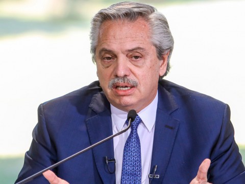 Alberto Fern&aacute;ndez justifica las nuevas restricciones a la compra de divisas: "Los d&oacute;lares hacen falta para producir, no para guardar"