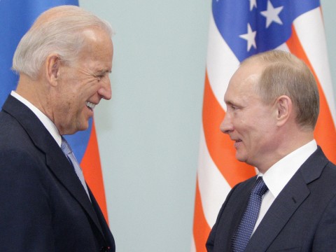 Tras meses de tensi&oacute;n: Biden llama a Putin y le propone reunion en un pais neutral