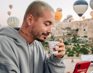  Se desata pol&eacute;mica por elecci&oacute;n de J Balvin como artista afrolatino del a&ntilde;o