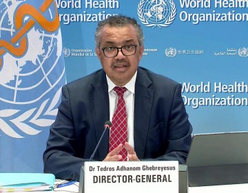 Pandemia &ldquo;est&aacute; lejos de haber terminado&rdquo;, afirma director de la OMS