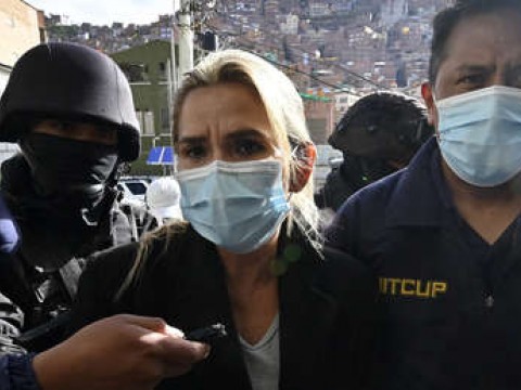 Comienza el juicio contra Jeanine &Aacute;&ntilde;ez con enfrentamientos en el exterior del tribunal