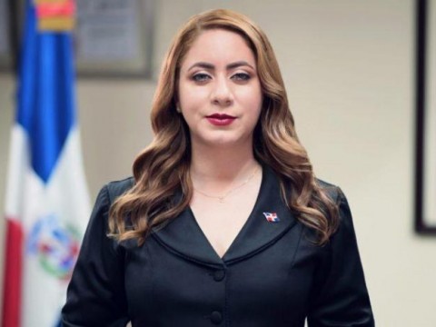 Directora de &ldquo;Sup&eacute;rate&rdquo;, Gloria Reyes, dice cambio tarjeta retrasa suplir familias reciben ayudas