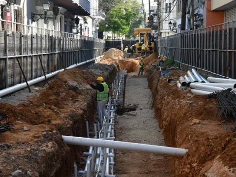 Las calles de la Ciudad Colonial est&aacute;n sometidas a reconstrucci&oacute;n