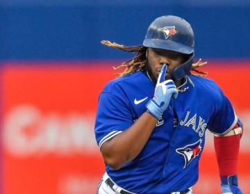 Vladdy Jr conecta un grand slam en la victoria de los Azulejos 20-1 sobre los Rays de Tampa