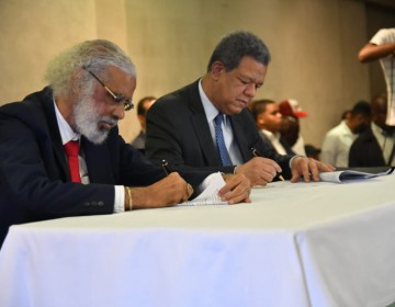 Fuerza del Pueblo y Movimiento Rebelde sellan un pacto de alianza electoral