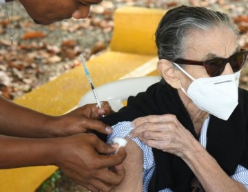 Se reactiva la afluencia de personas a los puestos de vacunaci&oacute;n por Covid