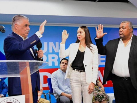 Renuncia diputada del PRM; se va al PRD