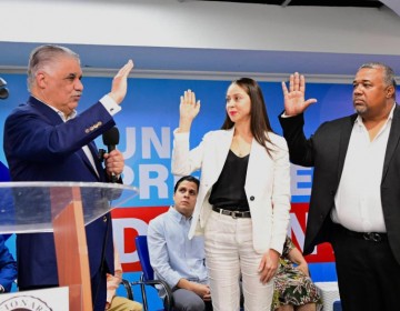 Renuncia diputada del PRM; se va al PRD