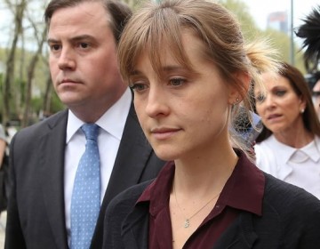 La actriz Allison Mack entra en prisi&oacute;n por su participaci&oacute;n en secta
