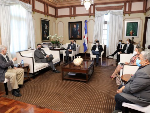 Presidente Danilo Medina se re&uacute;ne con Comisi&oacute;n Alto Nivel y Comit&eacute; Emergencias y Gesti&oacute;n Sanitaria Combate COVID-19