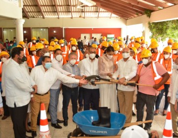 Ministro de Obras P&uacute;blicas encabeza acto de lanzamiento del programa  "Pe&oacute;n Caminero"
