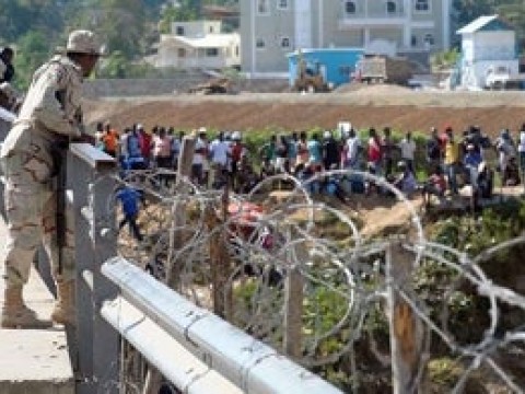 Haitianos ingresan al pa&iacute;s en busca de alimentos debido a crisis econ&oacute;mica  