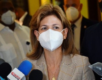 Vicepresidenta pide a ciudadanos comprometerse con el uso de mascarillas y el distanciamiento social