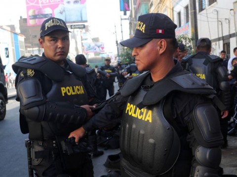Polic&iacute;a Peruana apresa pastor evang&eacute;lico que &ldquo;Oraba con m&aacute;s de 70 personas&rdquo; por el fin del Coronavirus 